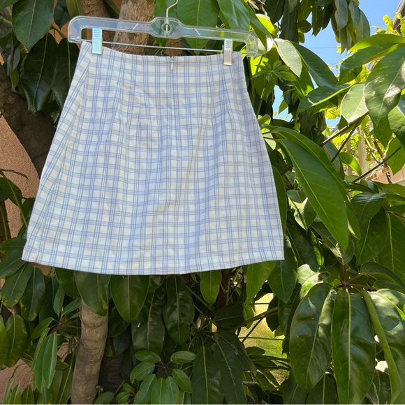 Brandy Melville white and blue Plaid mini Skirt! - Picture 4 of 5